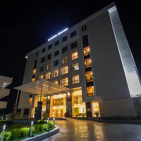 Classic Grande,A Member Of Radisson Imphal Extérieur photo