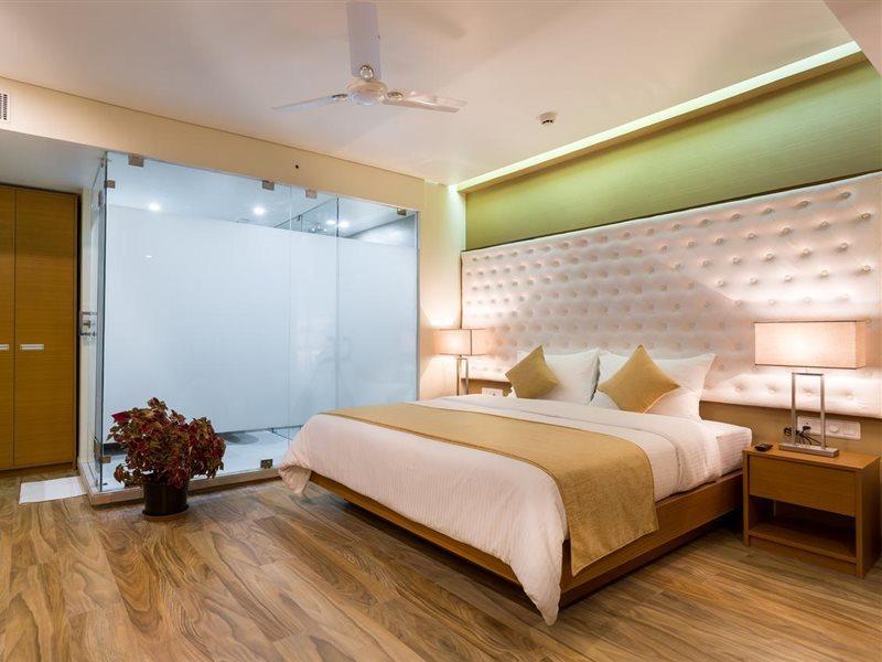 Classic Grande,A Member Of Radisson Imphal Extérieur photo