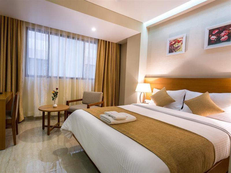 Classic Grande,A Member Of Radisson Imphal Extérieur photo