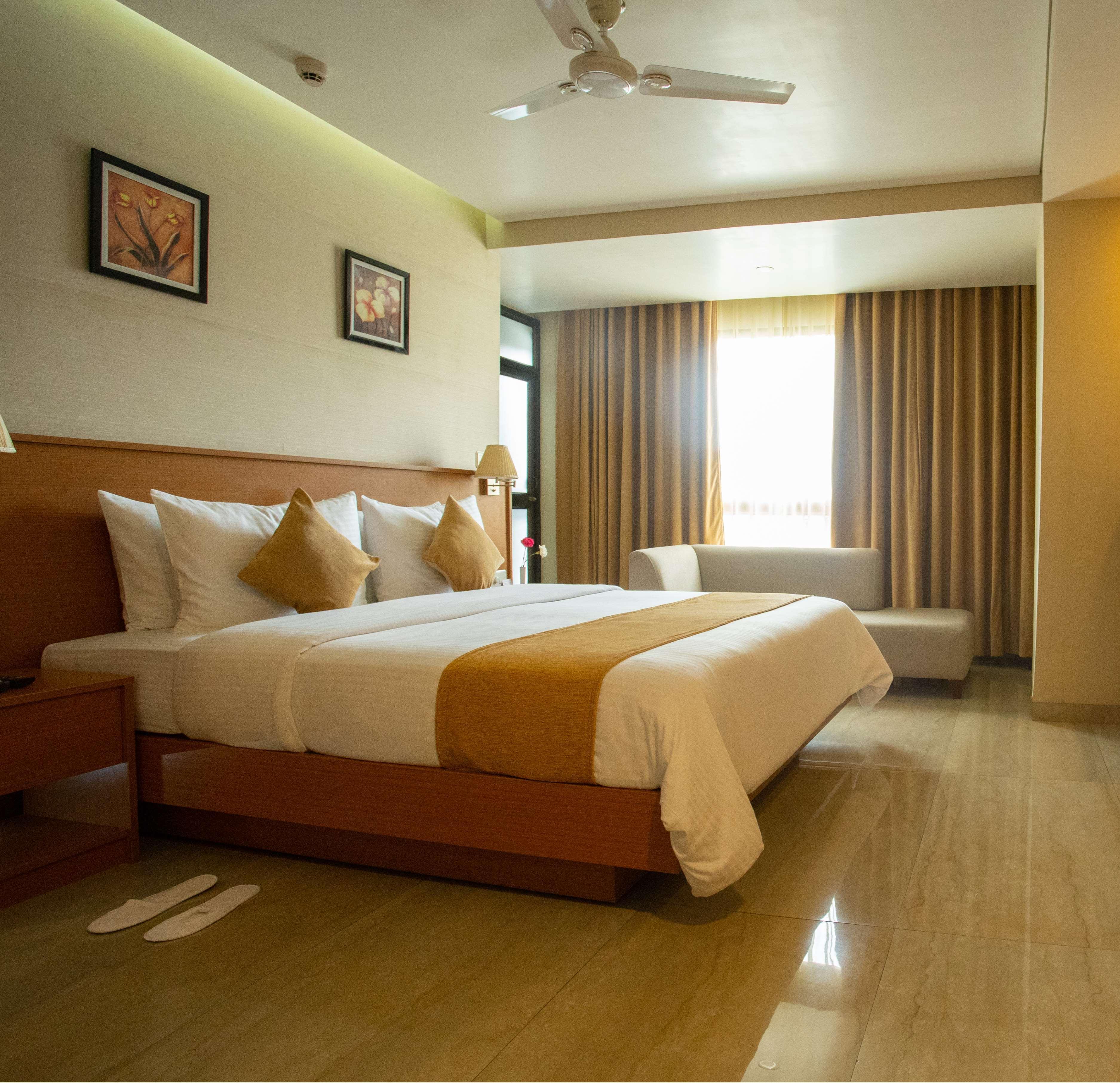 Classic Grande,A Member Of Radisson Imphal Extérieur photo