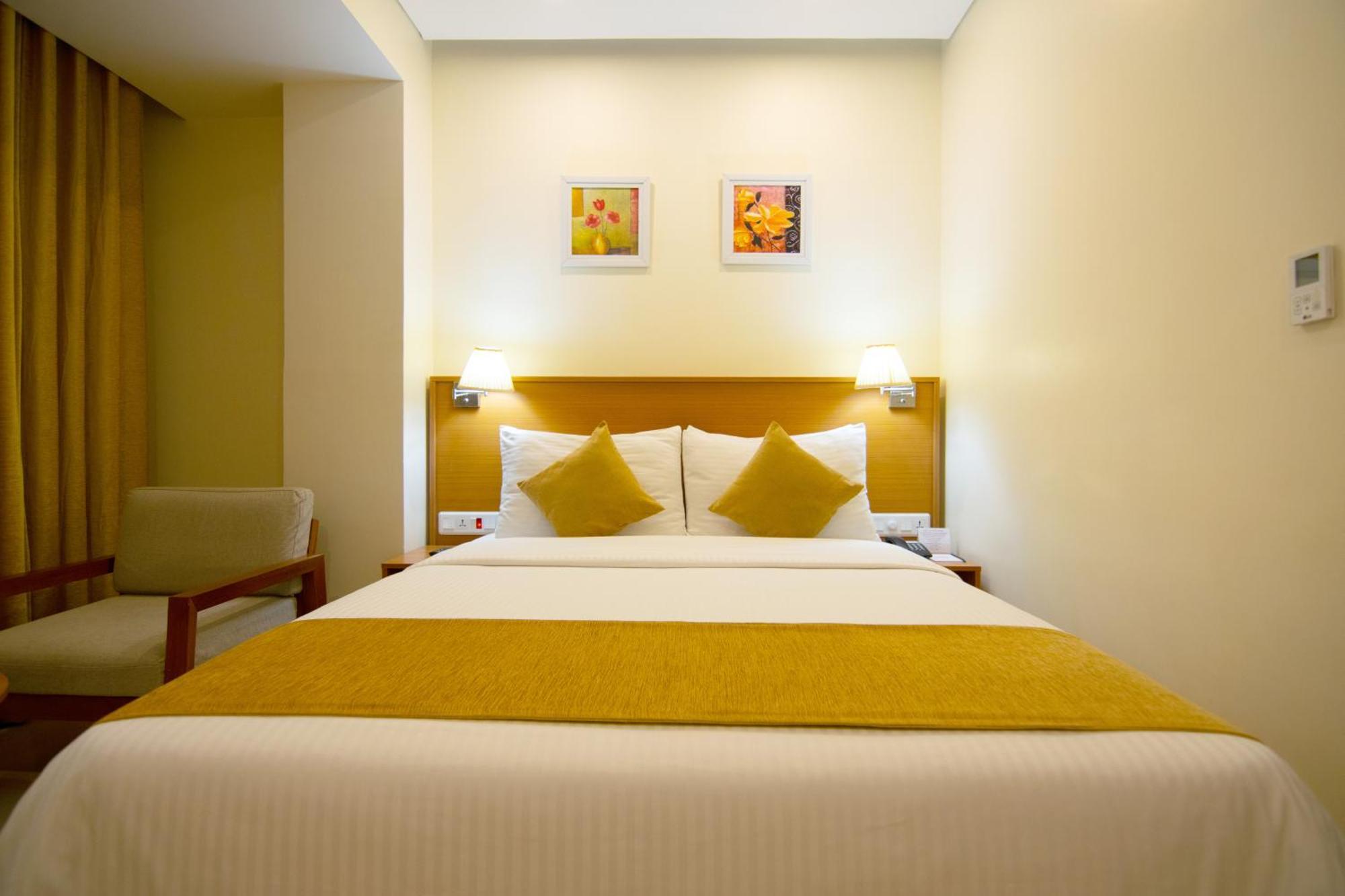 Classic Grande,A Member Of Radisson Imphal Extérieur photo