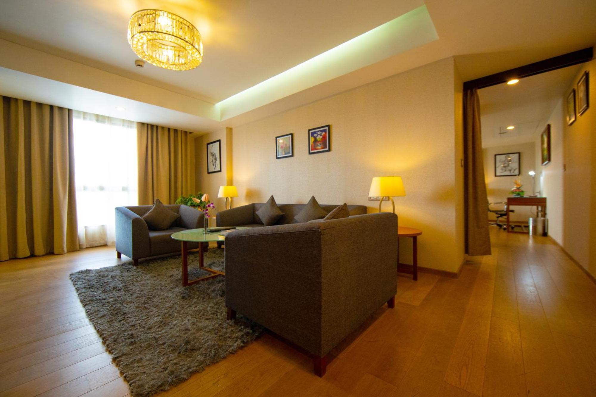 Classic Grande,A Member Of Radisson Imphal Extérieur photo