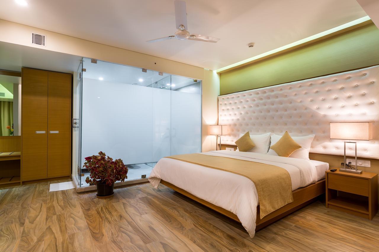Classic Grande,A Member Of Radisson Imphal Extérieur photo