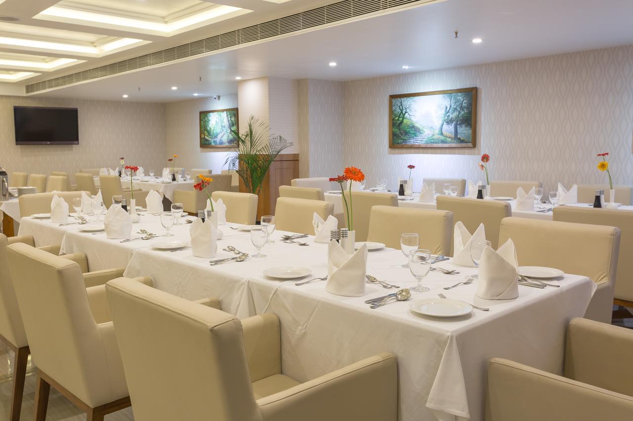 Classic Grande,A Member Of Radisson Imphal Extérieur photo