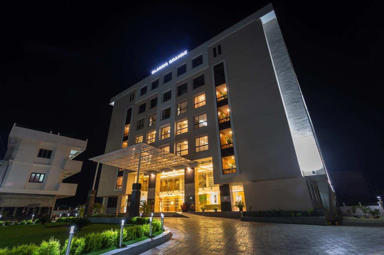 Classic Grande,A Member Of Radisson Imphal Extérieur photo